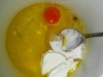 geschmolzene Butter saure Sahne Zucker Ei Vanille Wasser