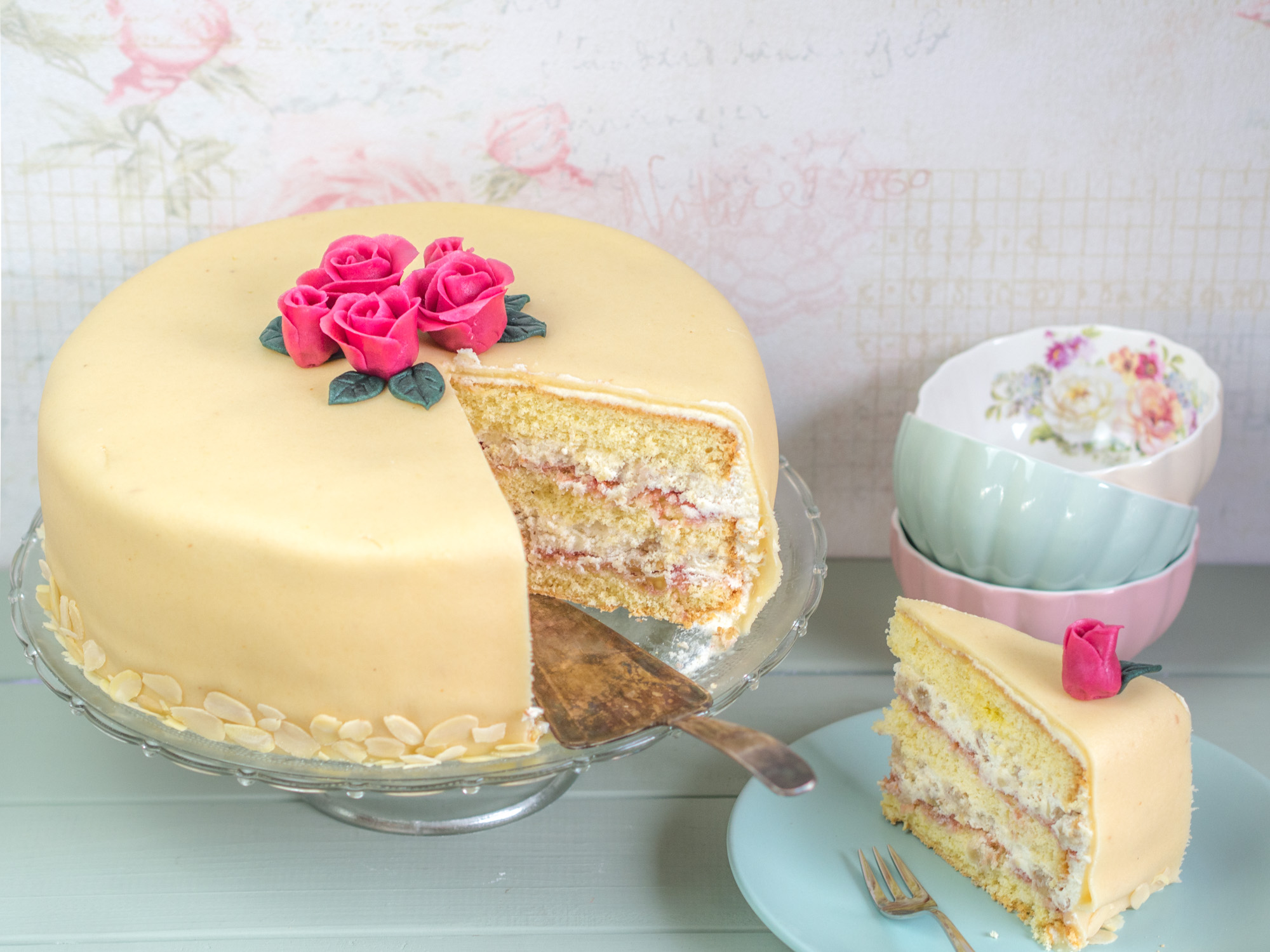 Rezept Für Lübecker Marzipantorte Mit Nussahne Füllung.