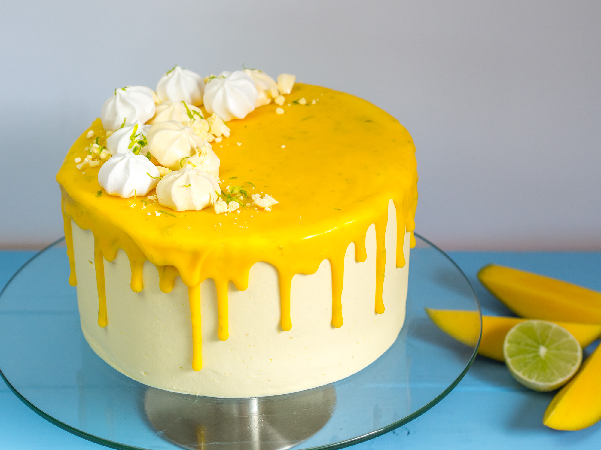 Sommerliche Limetten-Mango-Torte mit Mangocreme und Vanille